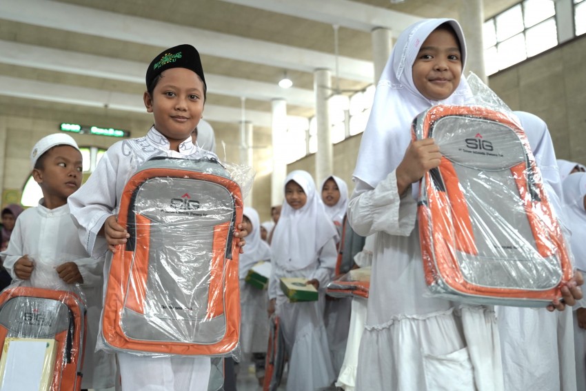 Safari Ramadhan 1445 H, SIG Salurkan Bantuan dan Santunan di 7 Provinsi