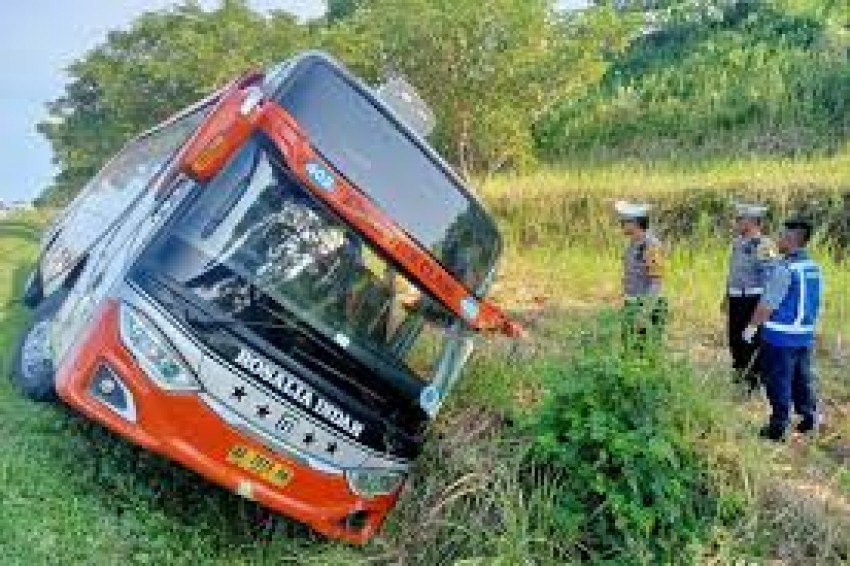 Bus Rosalia Indah Kecelakaan di Tol Batang, 7 Penumpang Tewas