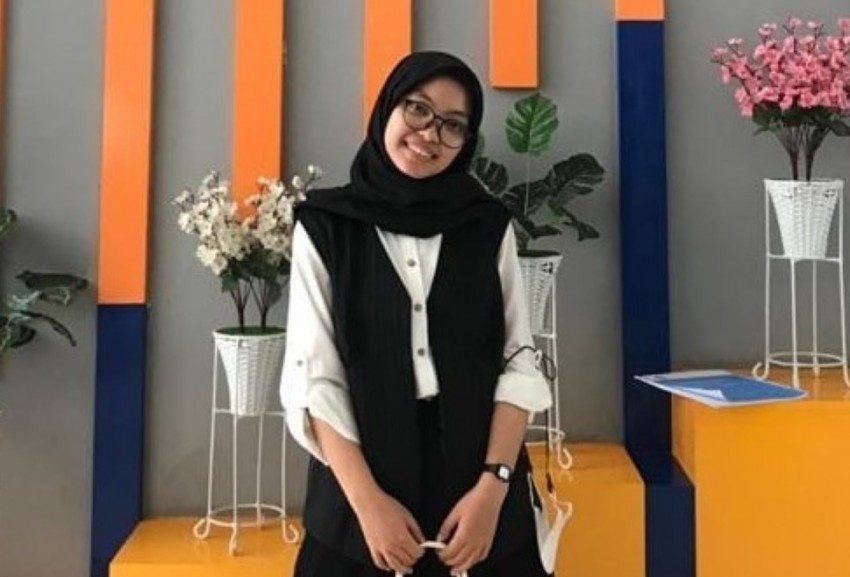 Raih IPK 3,82, Mahasiswi Berhijab Ini Jadi Wisudawan Terbaik Sarjana Terapan ITS