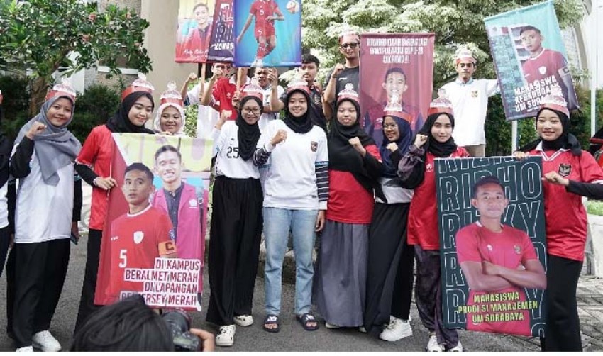 Bangga pada Timnas U-23, Teman Kampus Pasang Foto Rizky Ridho di Berbagai Sudut