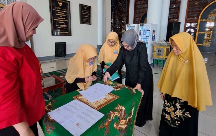 Muslimah Pengamal Masjid Al-Akbar Surabaya Jalin Kemitraan dengan Pelaku Usaha