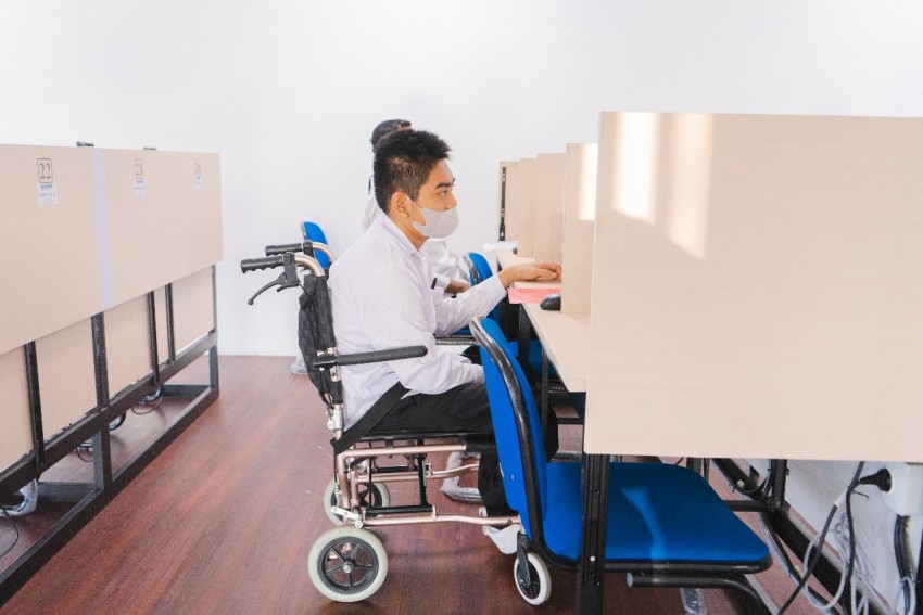 Perjuangan Disabilitas UTBK di Unesa, Disiapkan Pendamping dan Berharap Diterima di Kampus Idaman