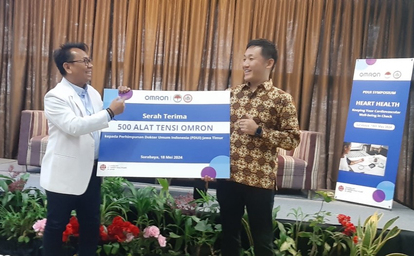 Tekan Penyakit Kardiovaskular, OMRON Healthcare Indonesia Donasikan 500 Unit Alat Tensi