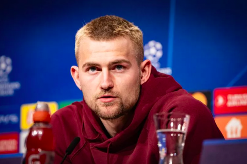 Mengejutkan! De Ligt Buka Suara Soal Rumor Pindah ke MU