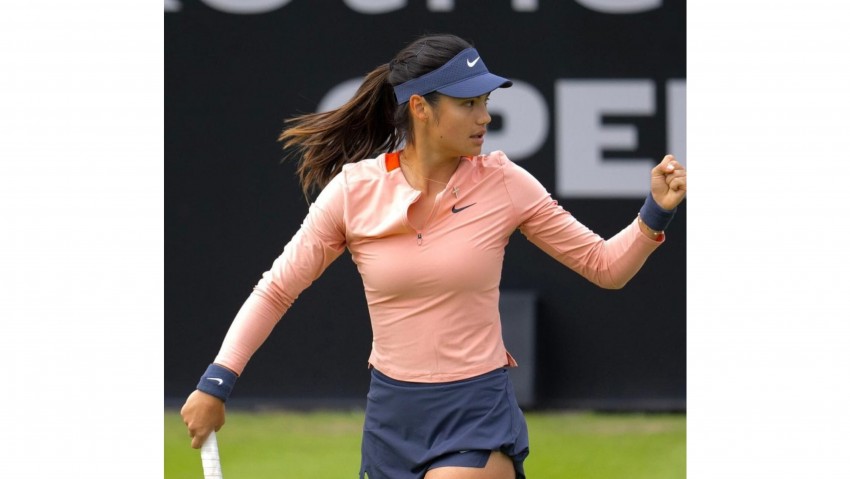 Emma Raducanu Terus Melaju di Tournamen Nottingham, dan Siap Tempur di Wimbledon