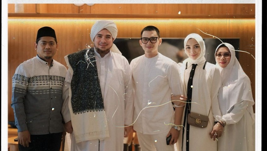 7 Artis Berangkat Haji Bareng Pasangan, Ibadah Jadi Makin Romantis
