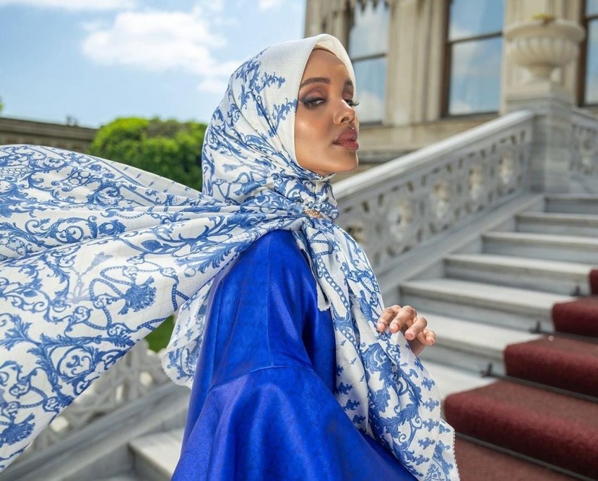 Supermodel Hijab Dunia Halima Aden Didapuk sebagai Ikon Scarf Terbaru Buttonscarves