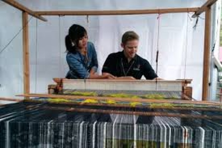 SIG Kembangkan Destinasi Wisata Kampung Songket Silungkang di Sumbar