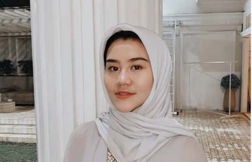 Cerita Aaliyah Massaid Scrolling dan Check Out Belanjaan di e-Commerce