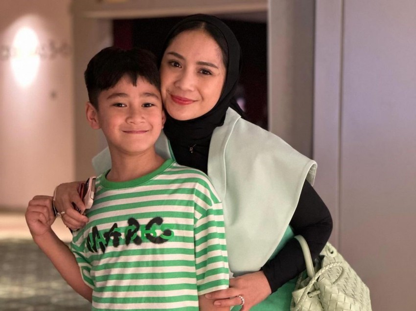 Gaya Hijab Nagita Slavina Dikritik, Warganet: Hargailah Orang yang Sedang Belajar Hijrah