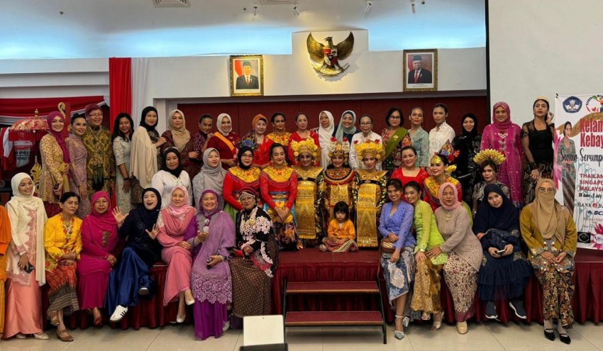 Susuri Sejarah Kebaya di 3 Negara, Komunitas Kebaya Menari Tukar Informasi Sejarah