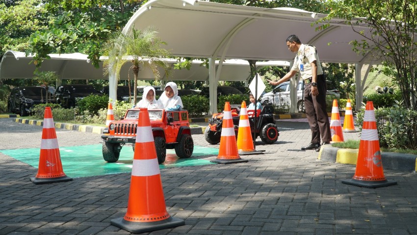 JSM Mengajar Edukasi Keselamatan Berkendara Kepada Siswa SDN 165 Gresik