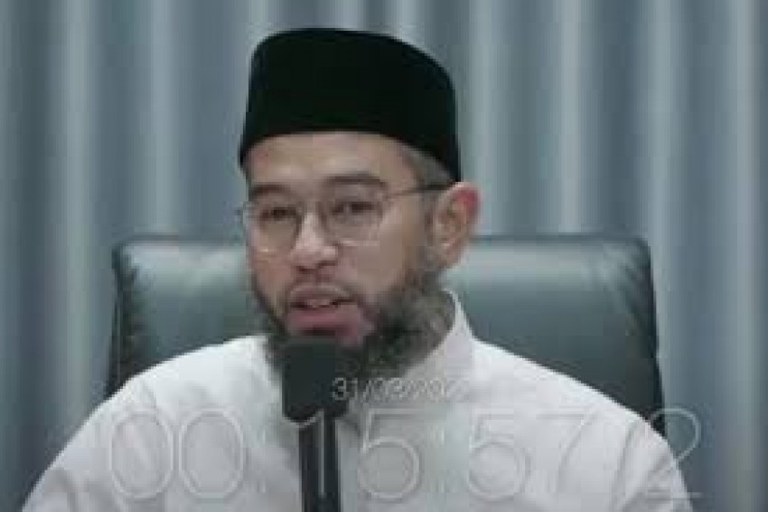 Kabar Menikahi Laudya Cynthia Bella, Akun IG Ustadz Nuzul Dzikri Banjir Hujatan & Dukungan