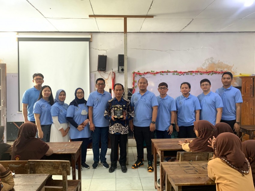 Dosen UWKS Beri Pelatihan Pengolahan Sampah Organik Berbasis Maggot di Sidoarjo