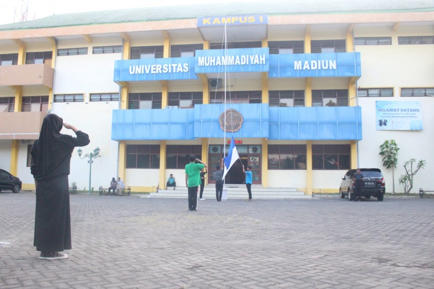 Berlatih di UMMAD, Siswa Petugas Upacara HUT ke 79 RI PDM Kota Madiun Dipandu Brimob Polda Jatim