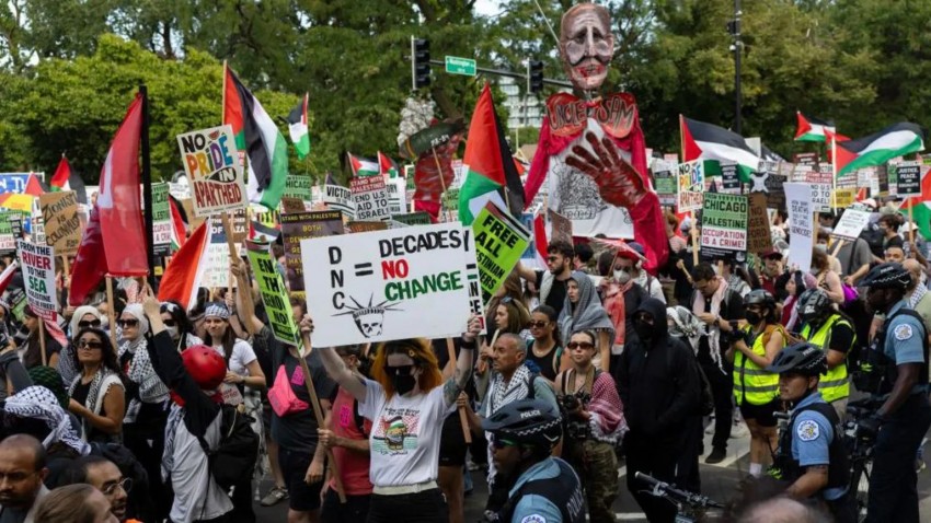 Pagar Keamanan DNC Diterobos Demonstran Anti-Perang Gaza