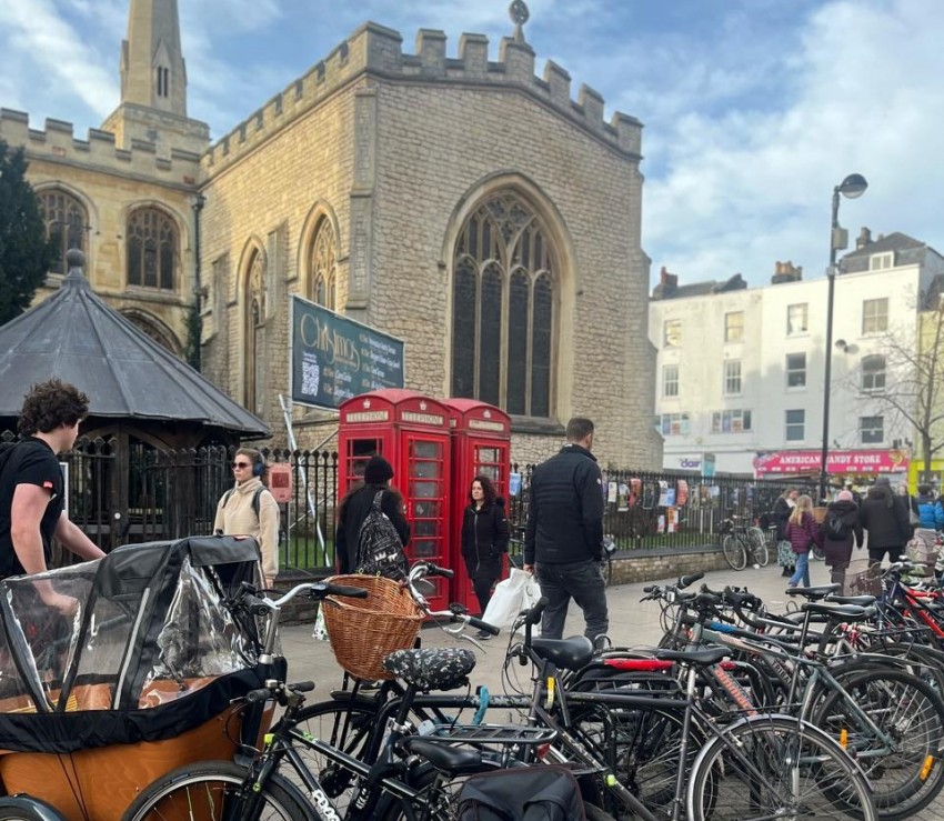 Sepeda, Bangunan Tua dan Harry Potter di Pusat Kota Cambridge