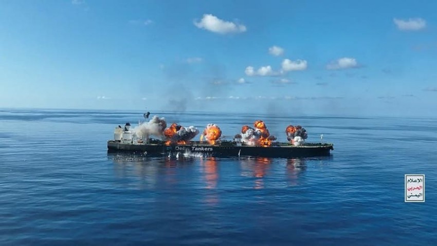Kapal Tanker Yunani Terbakar di Laut Merah, Ancam Bencana Lingkungan