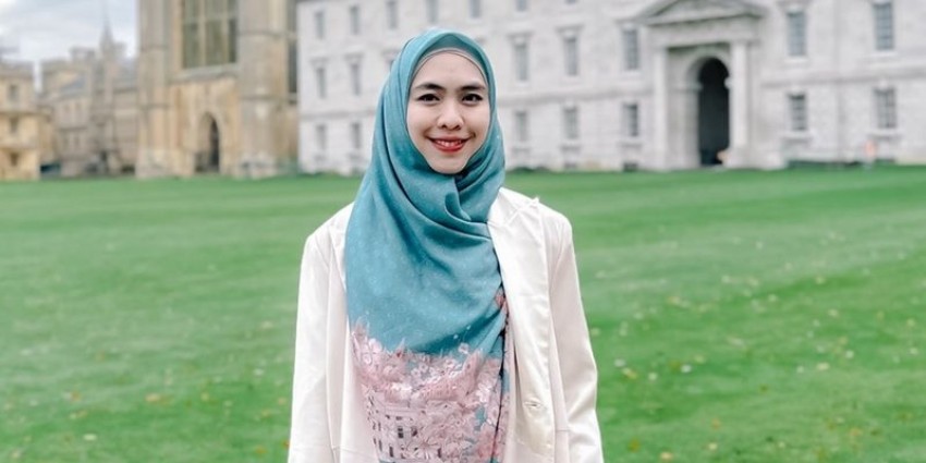 Perjuangan Manis Oki Setiana Dewi Wujudkan Impian Kuliah di Mesir