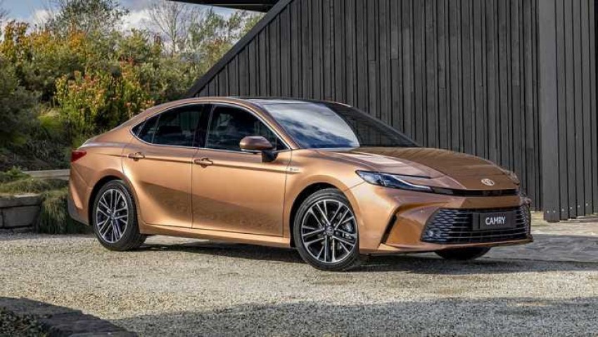 Toyota Luncurkan Camry Generasi ke-9, Emang Keren Tapi Ya, Lumayan Mahal: Sepadan Sih