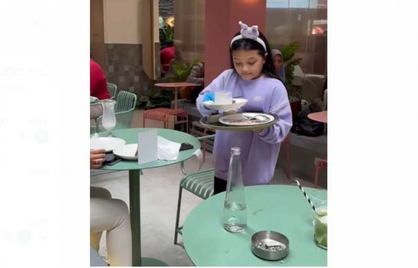Simak Piawainya Arsy, Anak Anang-Ashanty Melayani Pengunjung Kafe