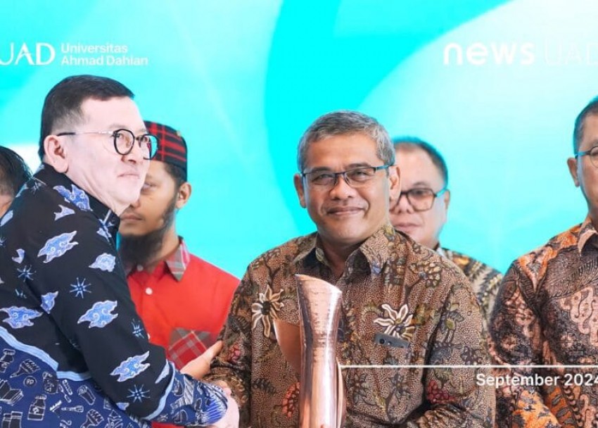 Bikin Inovasi Tes Kit Uji DNA Babi, Universitas Ahmad Dahlan Raih Penghargaan Inovasi Halal Terbaik