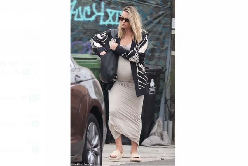 Tampil Stylish Saat Hamil Ala Margot Robbie Barbie yang Bisa Jadi Inspirasi