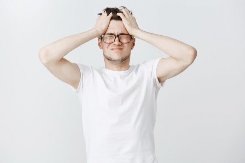 Sering Sakit Kepala saat Bangun Tidur? Bisa Jadi Ini Penyebabnya