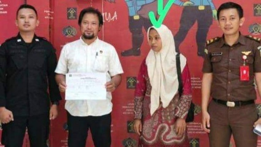 Viral! Guru Honorer 16 Tahun Mengabdi Ditahan, Rekan Guru Se-Kabupaten Mogok Mengajar