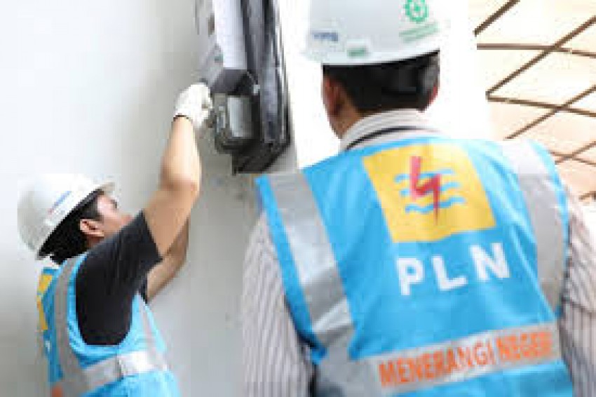 Sambut Hari Listrik Nasional, Donasi Insan PLN Terangi 3.725 Keluarga Indonesia