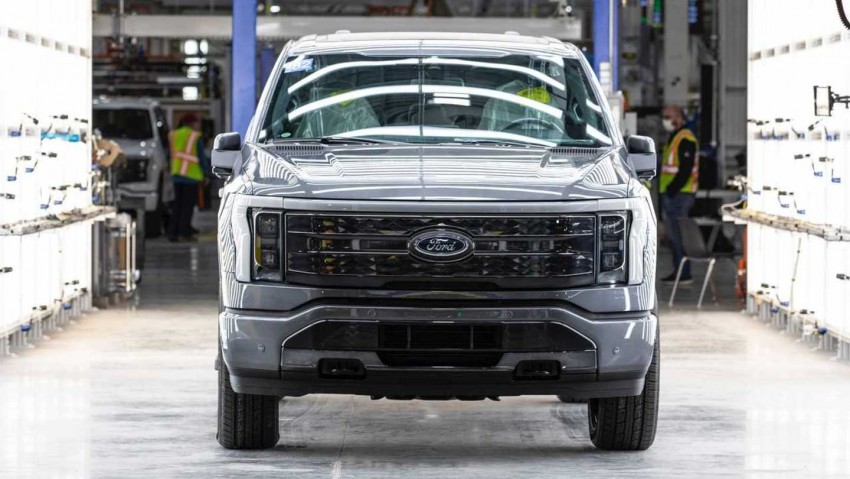 GAWAT! Penjualan Anjlok, Ford Setop Produksi F-150 Lightning Hingga 2025