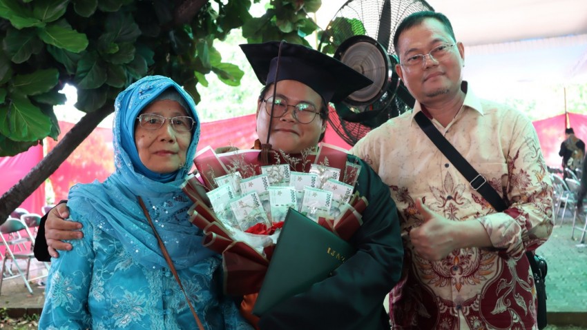 Mengenal Muhammad Amin, Tuna Netra yang Raih Sarjana UIN Walisongo Semarang