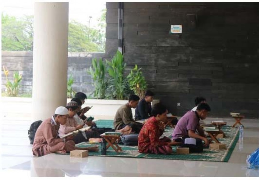 Lustrum XIV Unair, Mahasiswa Gelar Khotmil Qur'an 14 Kali