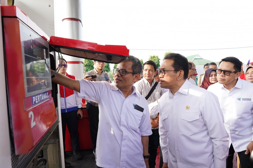 Rugikan Masyarakat Sebesar Rp1,4 Miliar Per Tahun, Mendag Budi Santoso Segel Mesin Pompa SPBU di Sleman