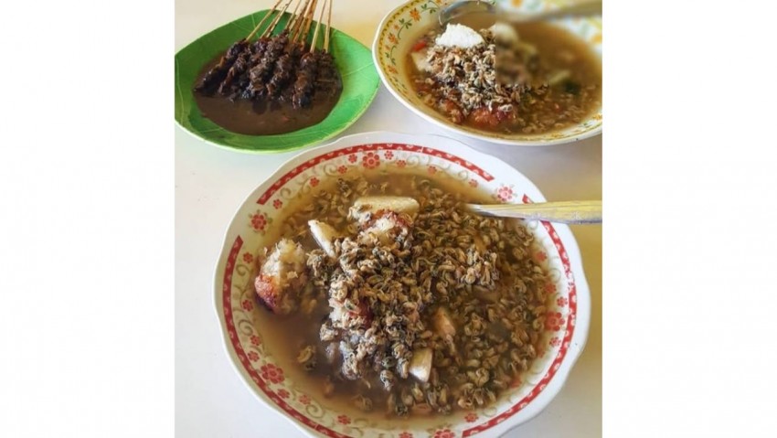 Mencicipi Lontong Kupang Khas Sidoarjo yang Gurih dan Lezat