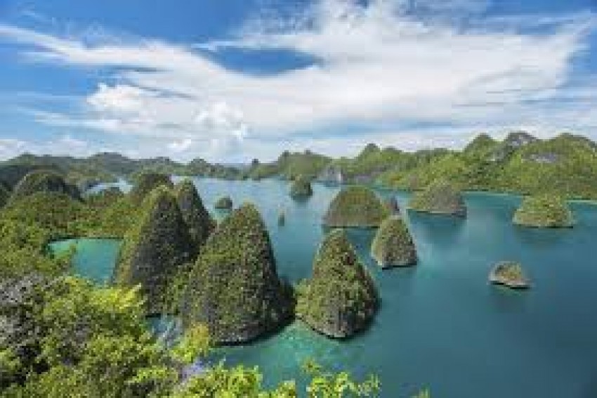 Indonesia Tidak Masuk 10 Kota Wisata Terbaik, Komisi VII DPR RI: Momen untuk Berbenah