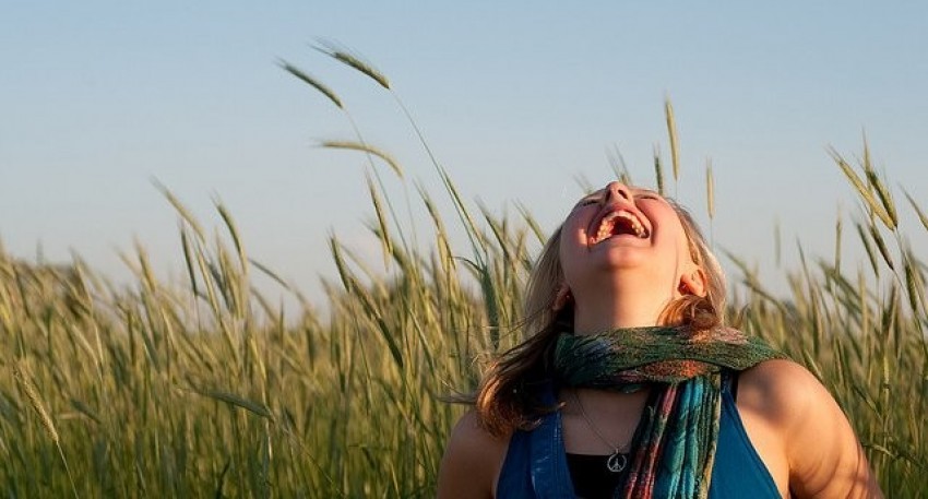 Hasil Studi Menunjukkan Perempuan Lajang Lebih Bahagia Dibanding Pria Lajang