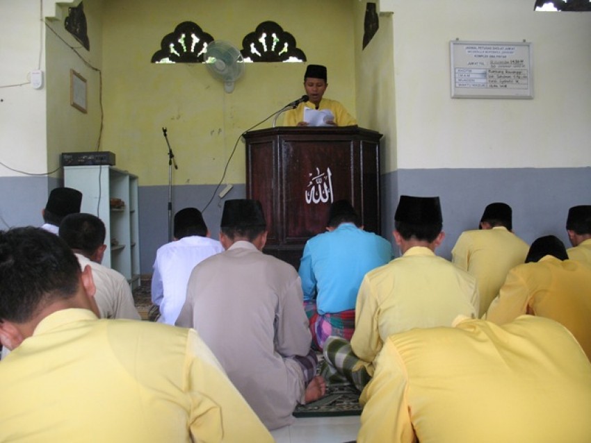 Jamaah Tertidur saat Khutbah Jumat, Haruskah Mengulang Wudhu?