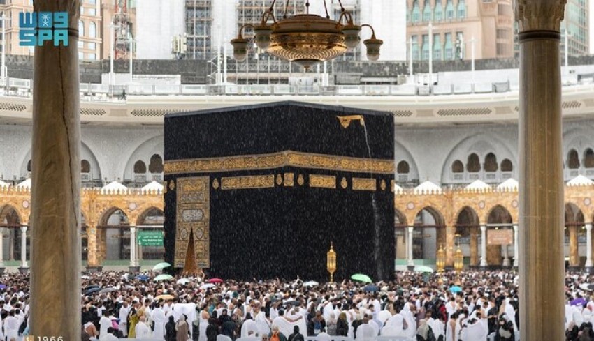Arab Saudi Diguyur Hujan Lebat, Mekkah hingga Madinah Terendam Banjir
