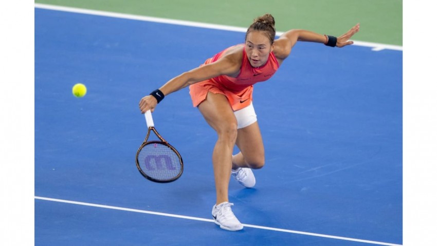 Petenis China, Zheng Qinwen Jadi Duta Global Dior, Kekayaannya 2024 Naik Jadi 320 Miliar