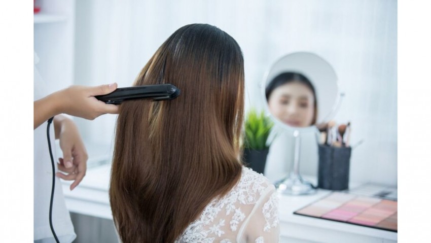 Bahaya Pelurusan dan Pengeritingan Brdampak Kerusakan Rambut