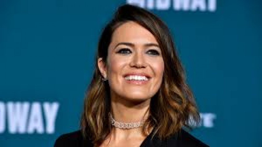 Dikritik karena Galang Dana untuk Keluarga, Mandy Moore Serang Balik Netizen