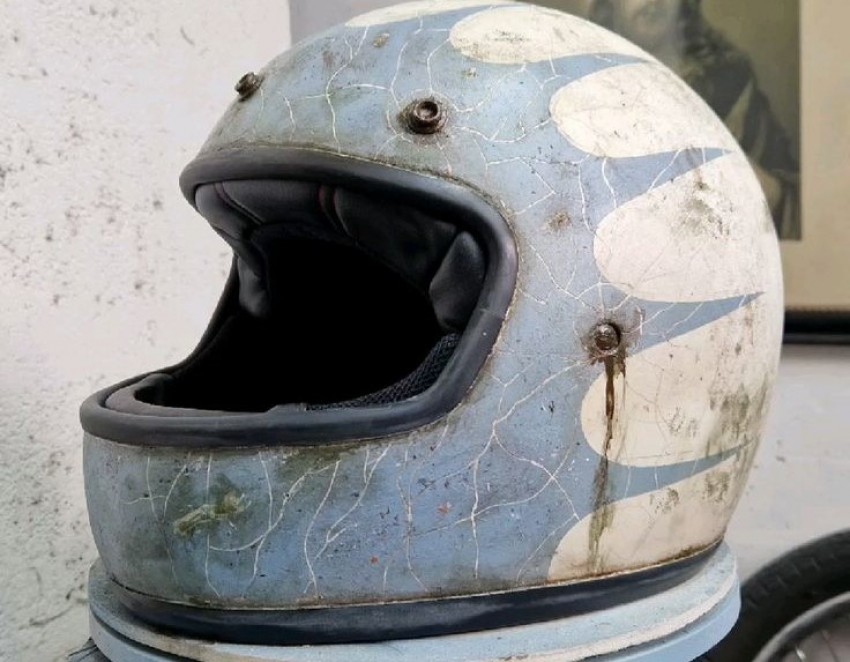 Kapan Sih Helm Motor Harus Diganti? Berikut Tanda-tandanya