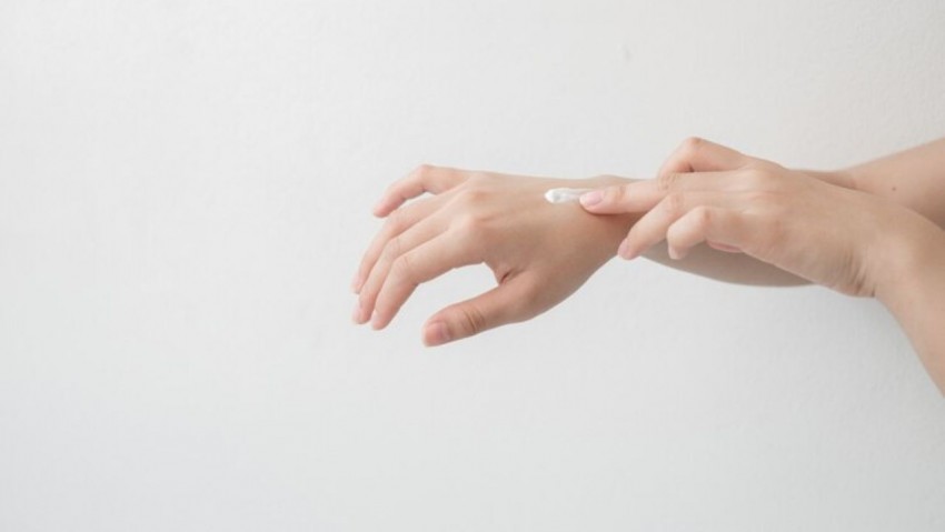 Tips Merawat Kulit Tangan Pagi dan Malam Agar Cerah