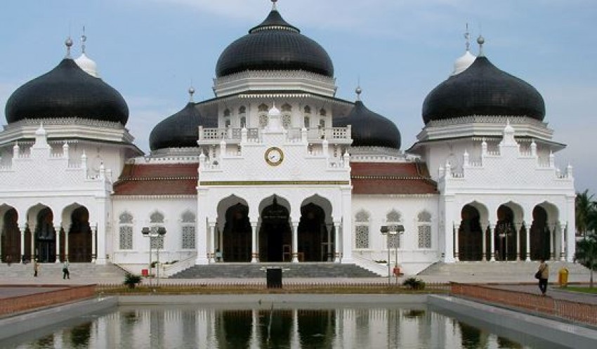 7 Masjid Bersejarah di Dunia yang Wajib Dikunjungi, Ada dari Indonesia, Lho