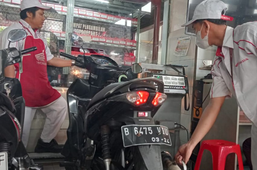 Pengendara Motor Harus Tahu, Batas Emisi Motor 4 Tak dan 2 Tak agar Tidak Ditilang