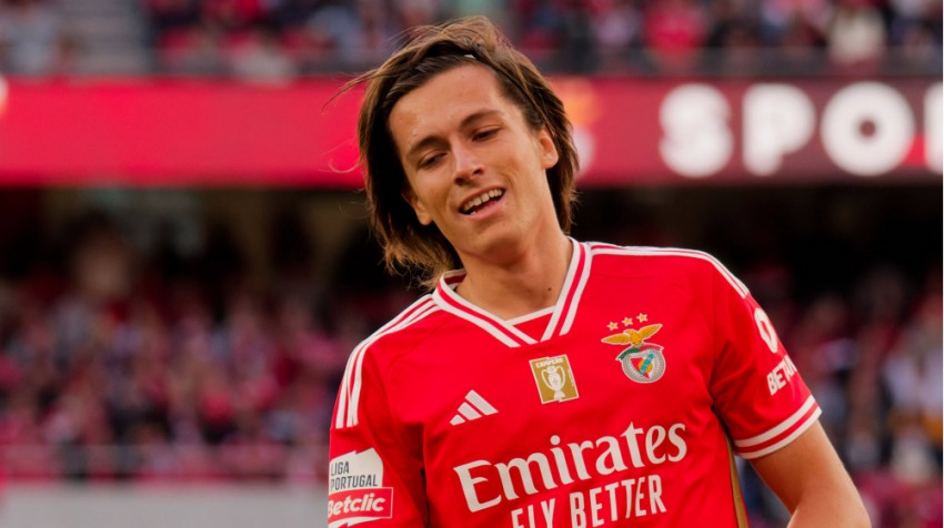 Manchester United Bidik Bek Kiri Benfica, Klausul Rp 800 Miliar Siap Ditebus