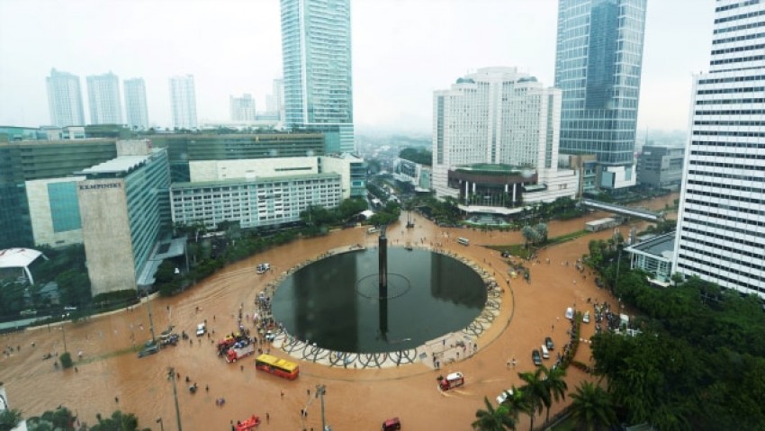 Jakarta Dikepung Banjir: 9 Ruas Jalan Terendam hingga 30 Sentimeter