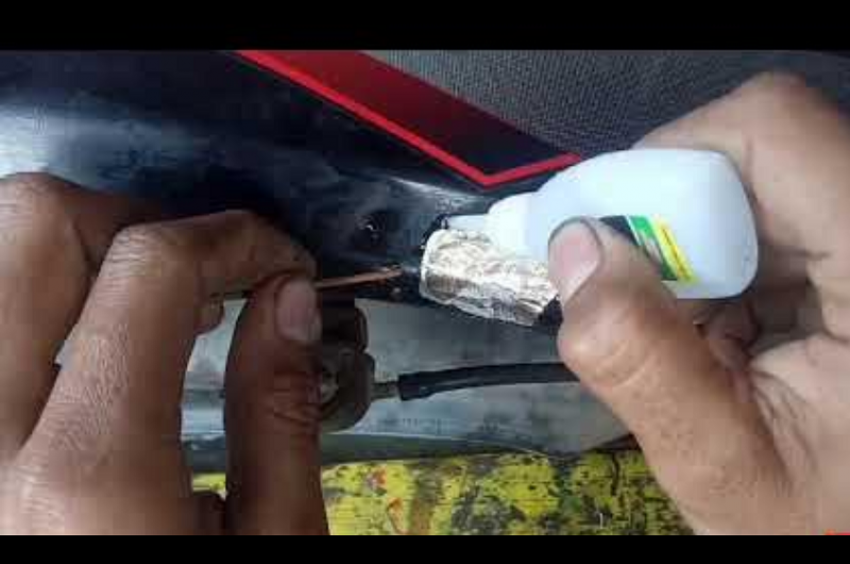 Nggak Perlu Dilas, Gunakan 2 Bahan Ini untuk Tambal Tangki Motor yang Bocor
