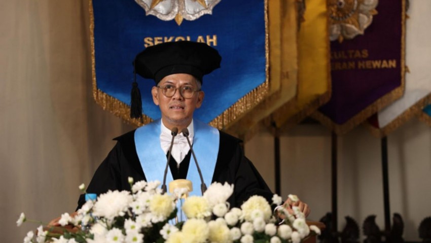 Wamenkeu Ungkap Tiga Pilar Ekonomi Syariah saat Dikukuhkan Jadi Guru Besar UGM